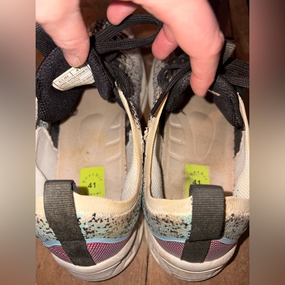 Women’s Athletic Shoes size 10.5 - Picture 6 of 6